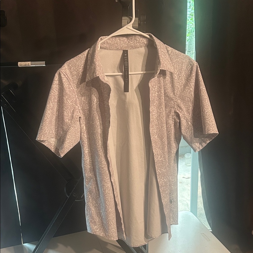 Lululemon Lightweight Airing Short Sleeve Patterned Shirt